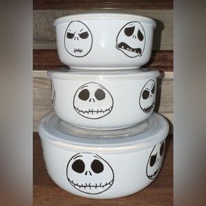 Super Cute 🥰 NIGHTMARE BEFORE CHRISTMAS 3 Bowls & Lids Stackable Ceramic New